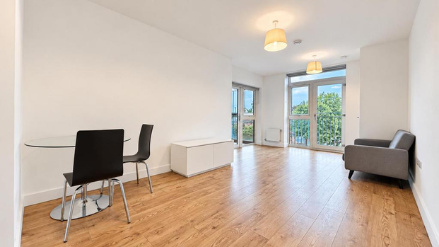 1 bedroom flat to rent - Photo 1