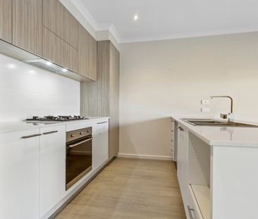 18 Verde Lane, Keysborough VIC 3173 - Townhouse For Rent | Domain - Photo 3