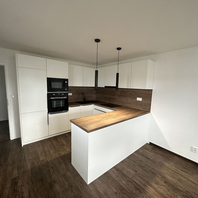 Pronájem bytu 1+kk 33 m² - Photo 1