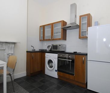 Flat 3, Woodland Terrace, Flat 3, Plymouth - Photo 1