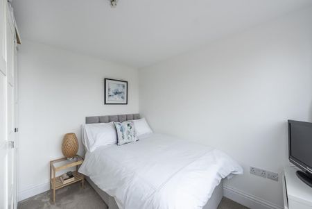 5 bedroom semi-detached house to rent - Photo 5