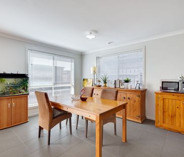 Spacious and Bright 3-Bedroom Home in Epping - Photo 3