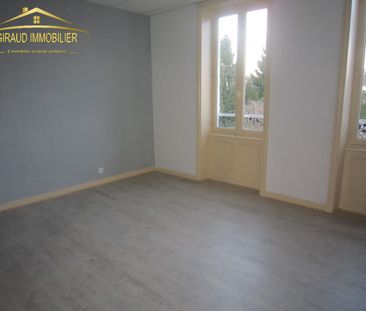 CHARLIEU R.DES ECOLES T2 52M² - Photo 2