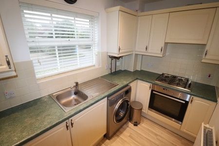 The Courtyard - Brentwood, Property for rent - Photo 3