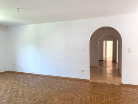 Generous family apartment - Photo 3