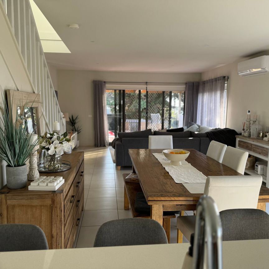 Carrum Downs - Photo 1