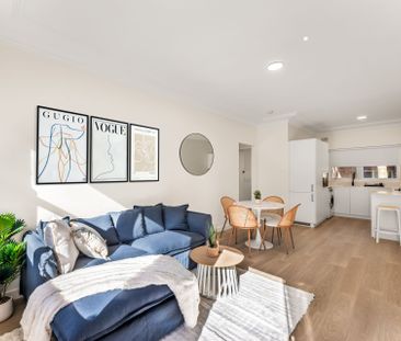 Fully Furnished | Electricity, Water & Internet Included - Photo 2