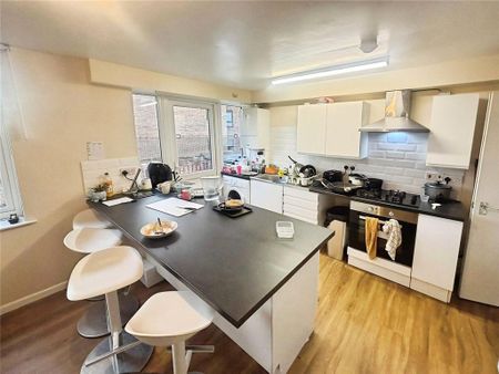 5 bedroom flat to rent - Photo 5