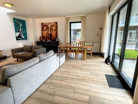 House - for rent - Photo 2