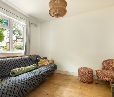 5 Bed Terraced House, Regal Close, E1 - Photo 1