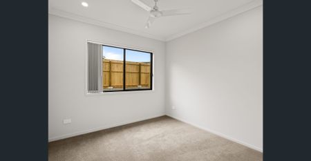MODERN 4 BEDROOM HOUSE WITH MEDIA ROOM!! - Photo 4