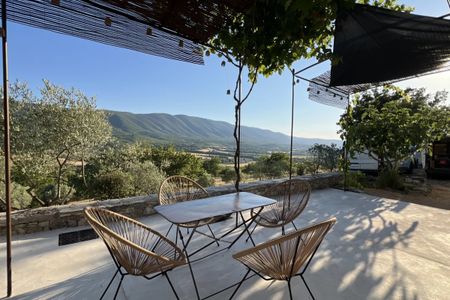 Luberon, bastidon entièrement rénové avec vue panoramique et piscine - Photo 4