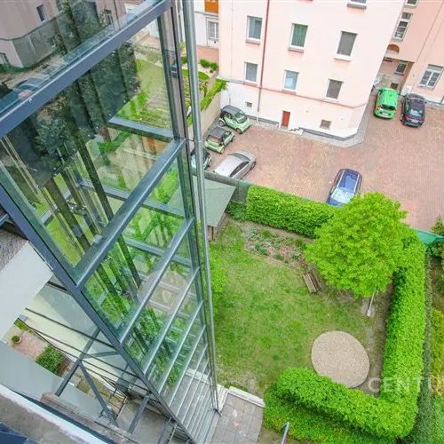 Moderní, kompletně vybavený byt 2+kk v centru Brna, výtah, sklep. Ihned k nastěhování - Fotografie 1
