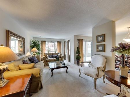 City Place II - Photo 2