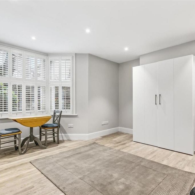 Studio to rent - Photo 1