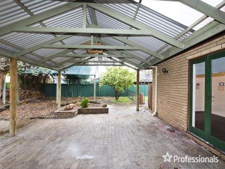 22 Solandra Way, Forrestfield WA 6058 - Photo 4