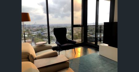 Beautiful Fully Furnished Apartment with City Views – North Melbourne - Photo 5
