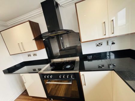 4 bedroom detached house to rent - Photo 5