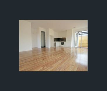 WHEN LOCATION AND COMFORT MATTERS - Photo 1