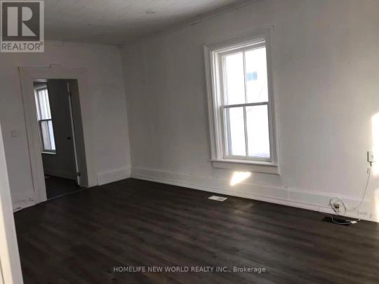 162 DUNDAS STREET E - Photo 1