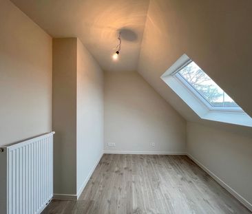 Instapklaar appartement met 2 slpks en zicht op het kanaal - Photo 2