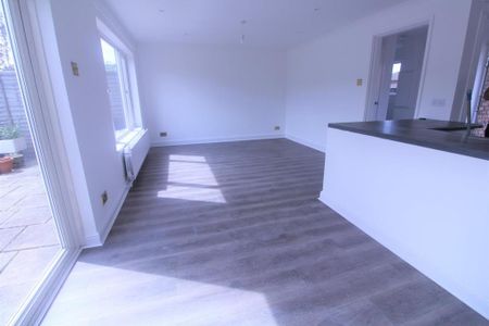 3 bedroom terraced house to rent - Photo 2