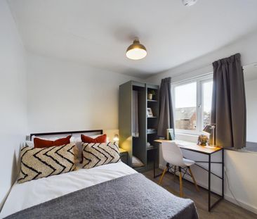 4 bedroom flat to rent - Photo 5