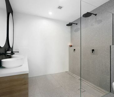 LUX PENTHOUSE WITH PRIVATE POOL - Photo 6