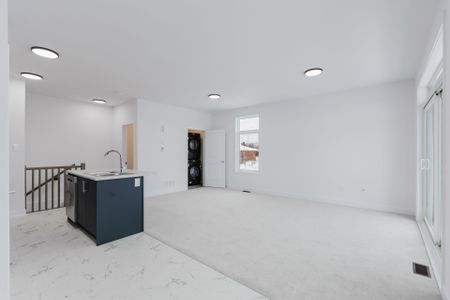 For Lease - 207 Silhouette Private, Barrhaven, Ontario - Photo 2