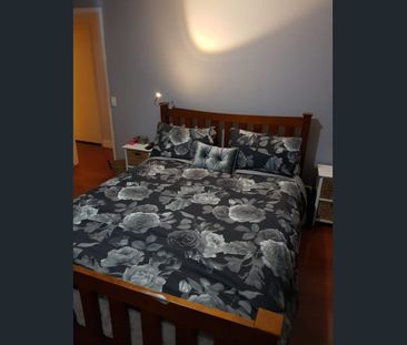 Spacious 3 Bed Apartment with Views in an Ultra-Convenient Location - Photo 6
