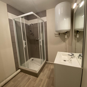 Location Appartement 1 pièce 24m² CLERMONT FERRAND 63000 - Photo 2