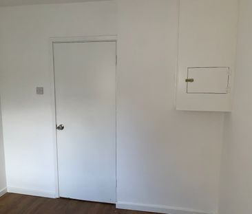 3 Bed Maisonette, Leybridge Court, SE12 - Photo 6