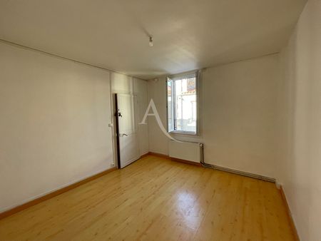 Location Maison 4 pièces 80m² FONTENAY LE COMTE 85200 - Photo 2