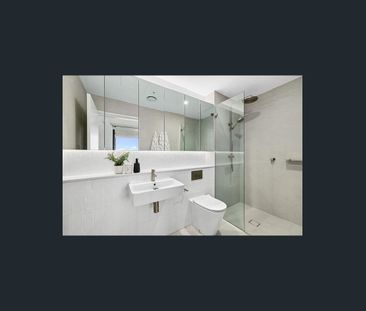 Luxury Waterfront Living with Stunning Views - Photo 6