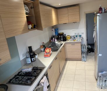 3 Bed link detached house to let in Waterstone Park, Greenhithe - Photo 5