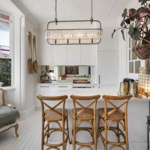 Eclectic Victorian Elegance – Furnished & Utilities, 3-4 Month Lease Term - Photo 2