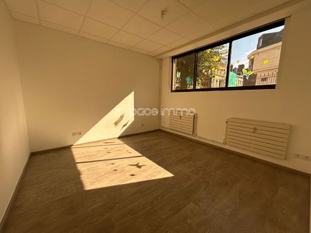 F3 - ROUEN GARE - TERRASSE - PARKING - Photo 2