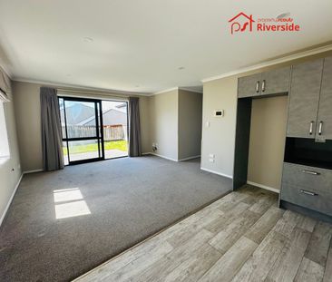 Modern 2-Bedroom, 2-Bathroom Gem in Forest Lake - Photo 4