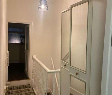 Francis Avenue, Ilford, IG1 - Photo 4