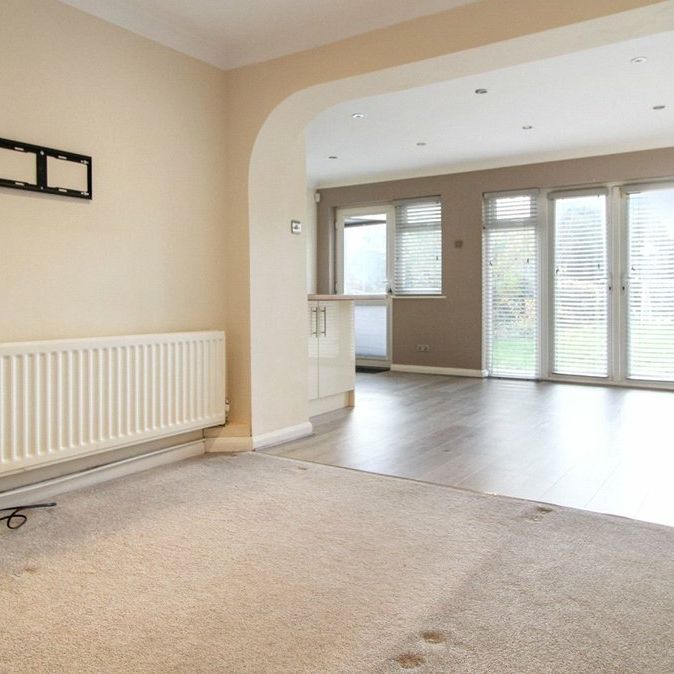 4 bedroom house to rent - Photo 1