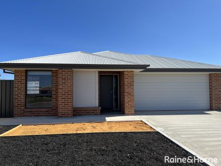 79 Correa Street, Munno Para, SA 5115 - Photo 2