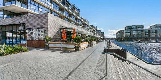 Contemporary Waterfront Living at Kingston Foreshore - Photo 3