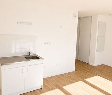 Location Appartement 1 pièce 28m² - Photo 2