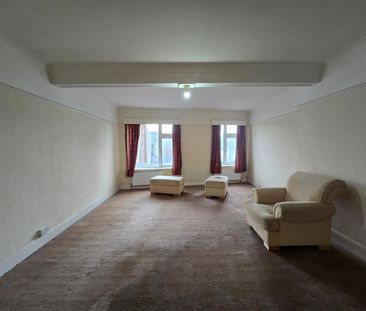 Great West Road, Hounslow TW5, London - Photo 2