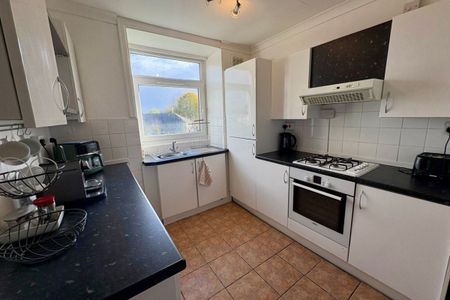 Fairwater Road - Photo 5