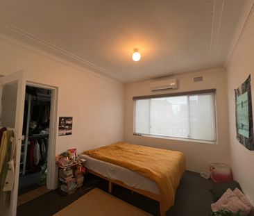 Charming Kingsgrove above shop 2-bedroom Unit with Retro Charm - Photo 3