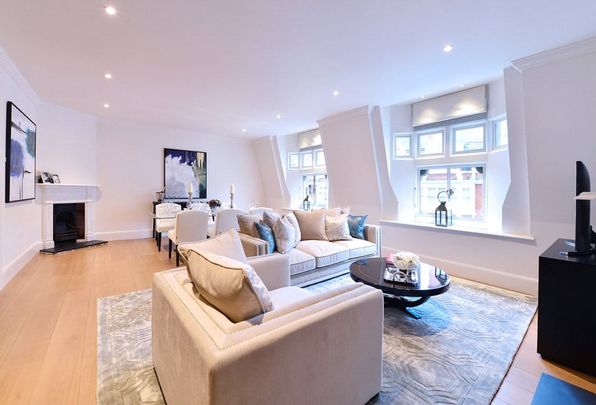 A two bedroom apartment of approximately 1,800 square feet. - Photo 1