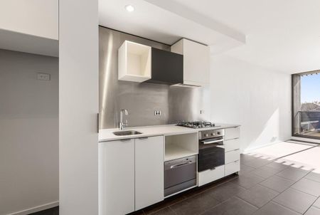 ONE BEDROOM APARTMENT IN GREAT LOCATION - Photo 4