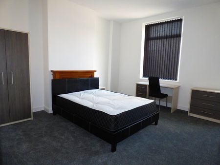 Room 3, Brierley Street, Bury - Photo 2