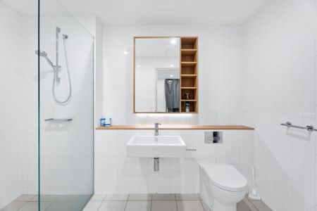 GROUND FLOOR THORNTON ESTATE GEM! - Photo 4